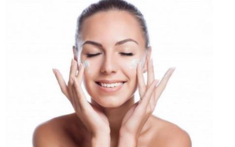 眼霜和眼部精華的區別 眼霜什么時候用怎么用