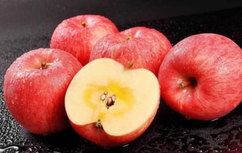 皮膚缺水了怎么給皮膚補(bǔ)水 要給皮膚補(bǔ)水吃什么比較好