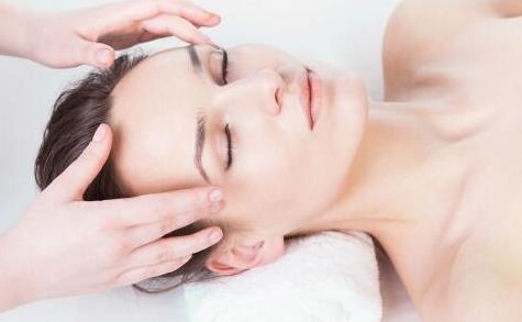 李宇春零毛孔護理方法 肌膚該怎么疏通毛孔