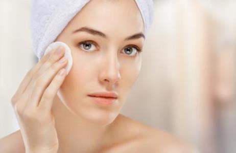 容易導致毛孔粗大的一些習慣 毛孔粗大該怎么護膚調理