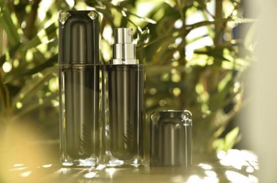 大牌太貴、小牌質(zhì)量沒保證,如何破局?這家公司立志成為化妝品中的“小米”