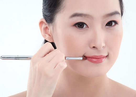 嘴唇脫皮是什么原因?如何預防嘴唇脫皮?