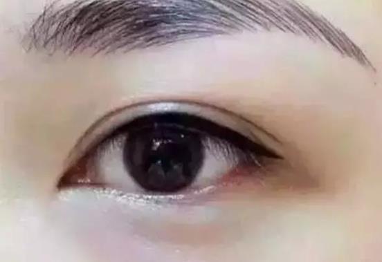 美瞳線暈色變色了怎么處理?美瞳線怎么洗掉最安全?