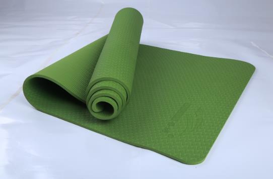 瑜伽墊是用光滑面還是有棱的面?瑜伽墊能用水沖洗嗎?