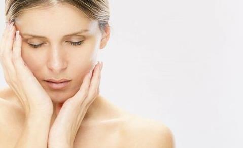 雙眼皮手術(shù)幾天拆線 怎么緩解埋線雙眼皮引起的淤青