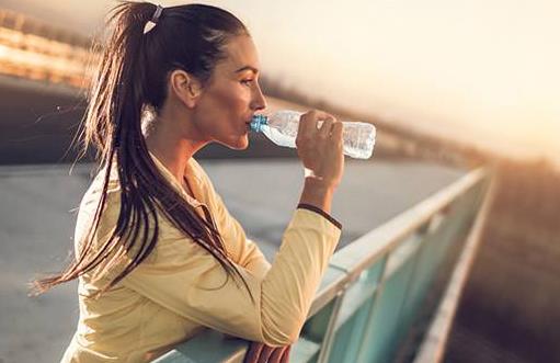 超級(jí)有效的喝水減肥方法 全天喝水減肥時(shí)間表