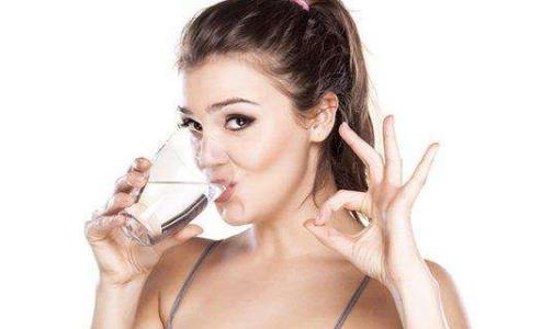 超級(jí)有效的喝水減肥方法 全天喝水減肥時(shí)間表