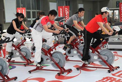 動(dòng)感單車一個(gè)月瘦20斤是真的嗎?動(dòng)感單車騎3個(gè)月會(huì)有什么效果