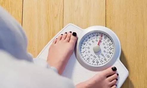 一天中什么時候測體重最準確 什么是錯誤的方式以及解決方法