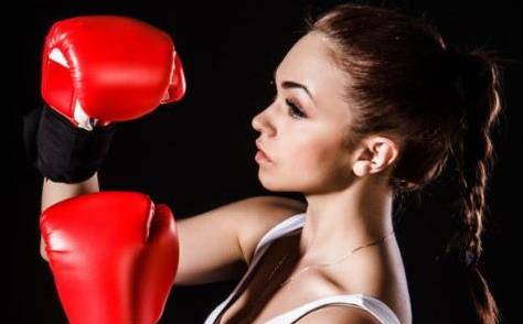 三種最適合夏季的燃脂運動 在床上進行的睡前減肥運動