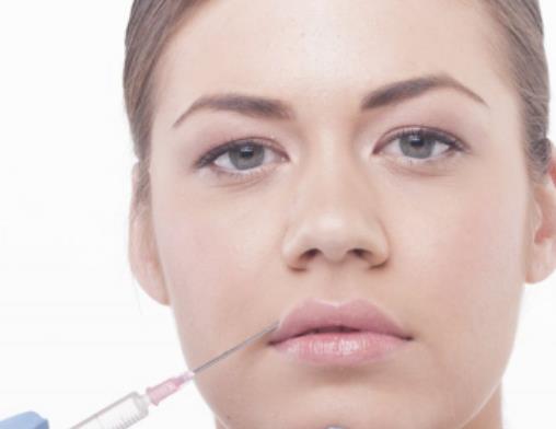 為什么會長唇部皰疹 長唇部皰疹該怎么辦