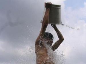 男女如何洗冷水澡?洗冷水澡的好處和壞處