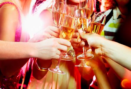 逢年過節(jié)最易吃撐了、喝高了、玩累了、睡不足、興奮過度