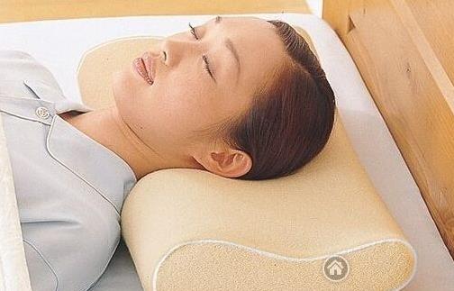 怎樣的枕頭對頸椎好?頸椎病人如何選枕頭 什么材質的枕頭更好