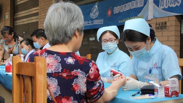 長沙方泰肝病醫(yī)院是大醫(yī)院嗎 把公益義診帶進社區(qū)傳遞正能量