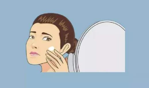 白癜風(fēng)有哪些癥狀?患白癜風(fēng)的原因有哪些?