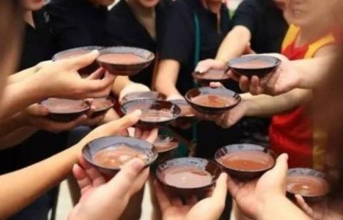 醉酒后嘔吐難受怎么辦?宿醉難受怎么辦