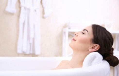 減肥期間什么時候喝水較好?洗澡可以消耗多少熱量?