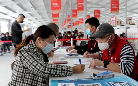 打完新冠疫苗食欲大增正常嗎 打新冠疫苗吃飯去還是空肚子