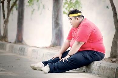 健康減肥少不了運動,運動別忘了補充氨糖軟骨素