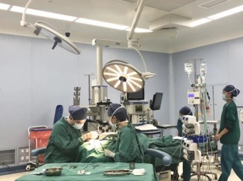 溫情時(shí)刻:這封1000字感謝信是對(duì)西安國(guó)際醫(yī)學(xué)中心整形醫(yī)院孫峰醫(yī)生的信任與期許