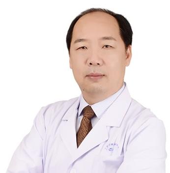 上海專業(yè)眼科醫(yī)生解答:白內(nèi)障手術(shù)需要住院?jiǎn)幔啃g(shù)后要注意些什么