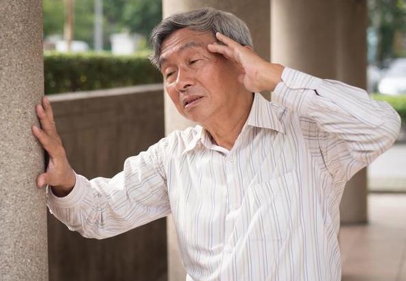 哪些因素會引起低血糖?血糖的正常值是多少?