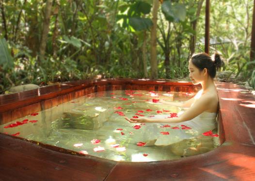 婦科病的人一起泡溫泉會不會傳染?泡溫泉泳褲買大一點還是緊一點