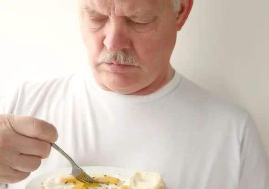 尿酸高的危害性有多大?體檢尿酸偏高怎么預防痛風