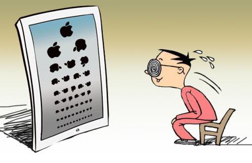 長時間使用手機有3大危害 睡覺時注意不要把手機放枕頭邊