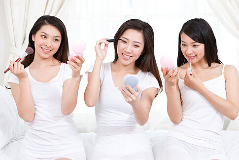 為什么要卸妝?簡(jiǎn)單快速卸妝的方法