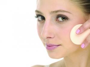 如何選擇化妝品?如何化妝可不傷皮膚