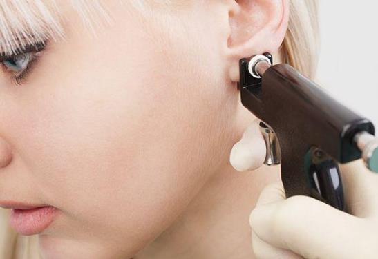 打耳洞后多久可以換耳釘?什么季節打耳洞最好?