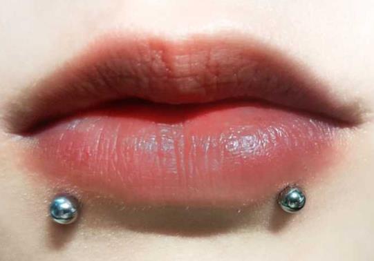 唇釘洞發(fā)臭了怎么辦?唇釘取了會漏水嗎?