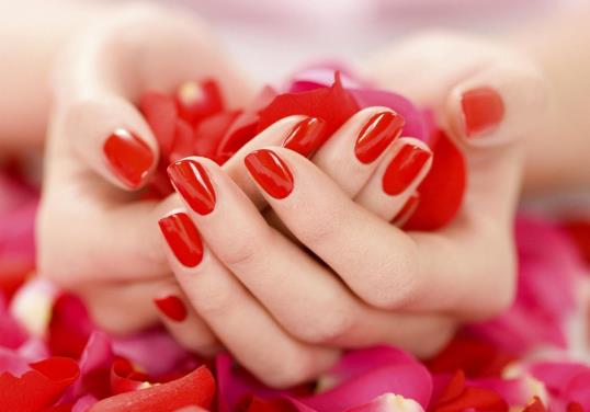 做的美甲翹起來了怎么沾上去?美甲貼能保持多久?