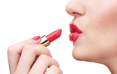 口紅總是容易掉色該怎么辦 口紅還有什么其他用途