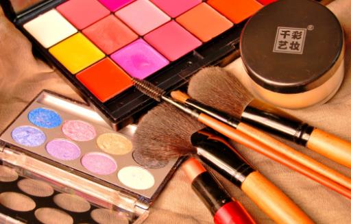 菜鳥必備的化妝技巧 能夠提亮妝容的化妝小技巧