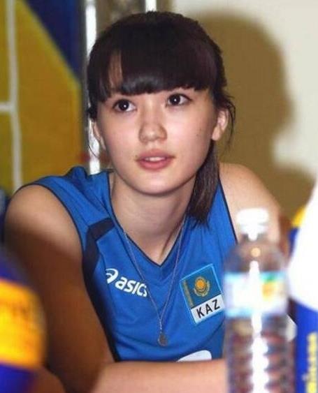 世界第一排球美少女,艾媞博柯娃·莎賓娜有大長(zhǎng)腿和高顏值