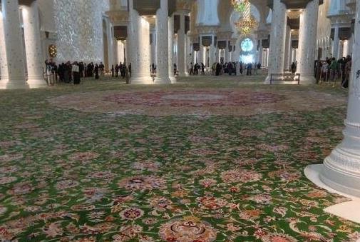 世界上最大的地毯,5600多平方米,用了38噸羊毛!