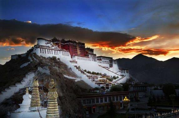 世界上海拔最高的建筑群 布達拉宮海拔有多高