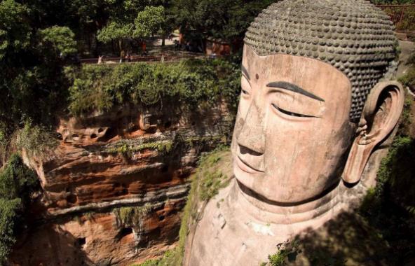 世界上最大的石刻佛像 樂山大佛高71米 國家5A級旅游景區(qū)