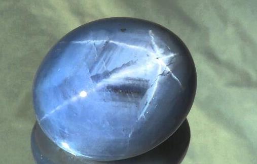 世界上最大的藍寶石 亞當之星三億美元售出