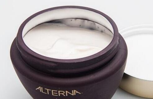 世界上最貴的沐浴露 一小瓶140毫升的浴檀金售價358元