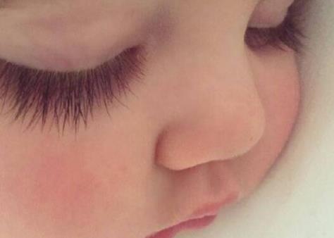 世界上睫毛最長的寶寶 漂亮的大眼睛實在是太讓人羨慕了