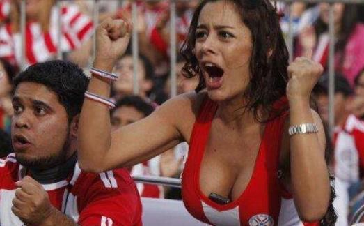 巴拉圭第一乳神 拉里薩·里克爾梅和中國乳神樊玲有一比