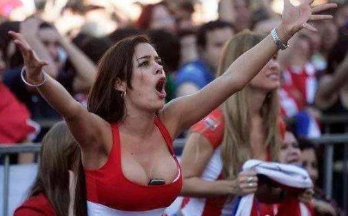 巴拉圭第一乳神 拉里薩·里克爾梅和中國乳神樊玲有一比