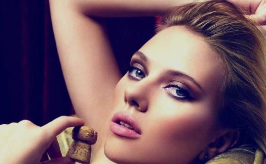 英國第一美女 羅茜·漢丁頓-惠特莉青春洋溢的性感尤物