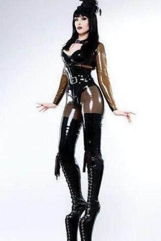 世界上最高的高跟鞋 超過50厘米的高跟鞋看著就讓人覺得恐怖