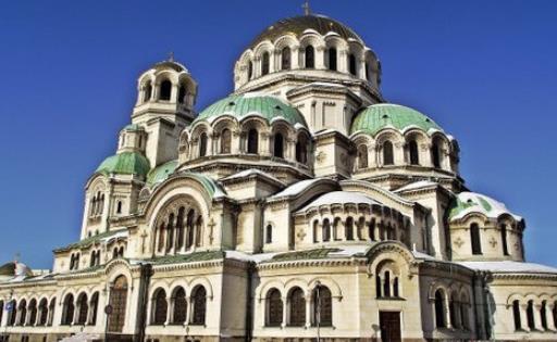 全球最大的玫瑰產地 保加利亞的玫瑰谷幾十千米長 盛產7000多種玫瑰