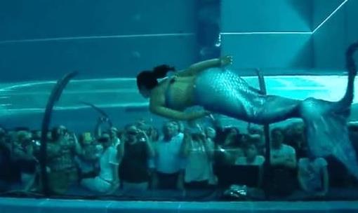 世界上最深的泳池 深達40米看起來像無底洞